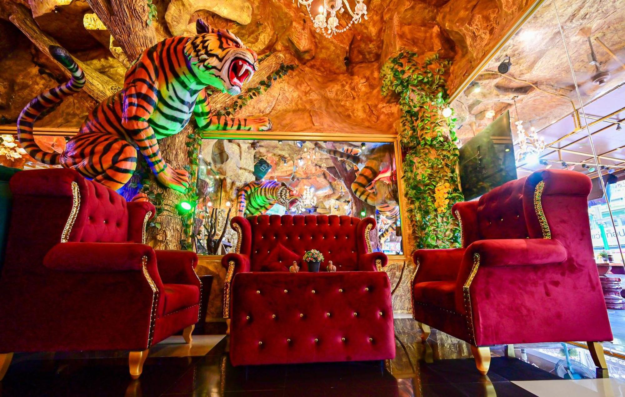Tiger Complex Hotel Patong Extérieur photo