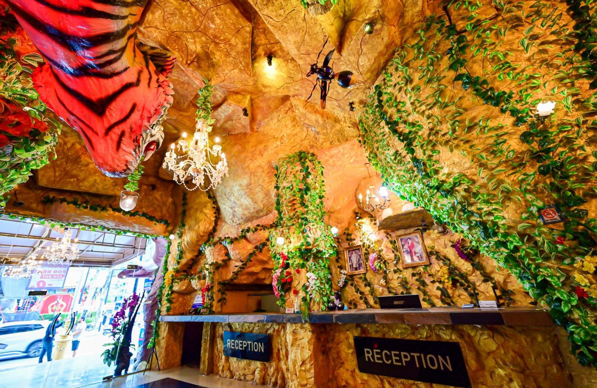 Tiger Complex Hotel Patong Extérieur photo