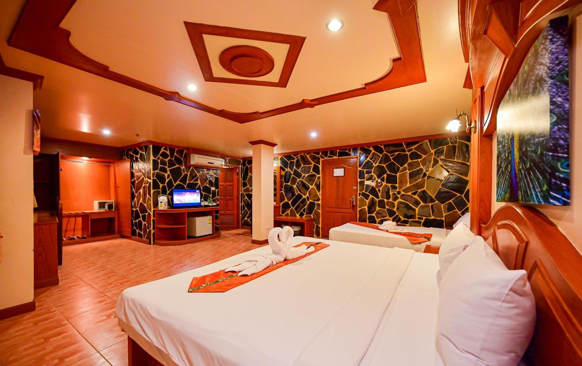 Tiger Complex Hotel Patong Extérieur photo